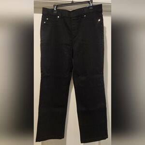 32 Degree Heat Pull on Black Pants